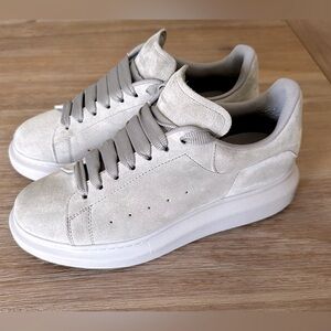 ALEXANDER MCQUEEN oversized sneakers in grey suede size 40